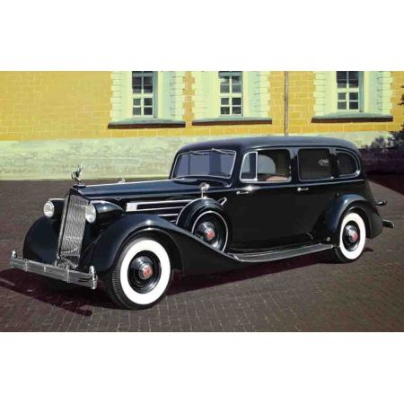 Packard Twelve Model 1936 WWII Soviet Leaders Car with Passengers 5 figures 1/35
